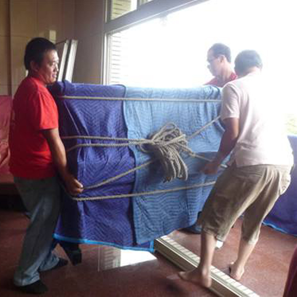 鋼琴與魚缸快運(yùn)